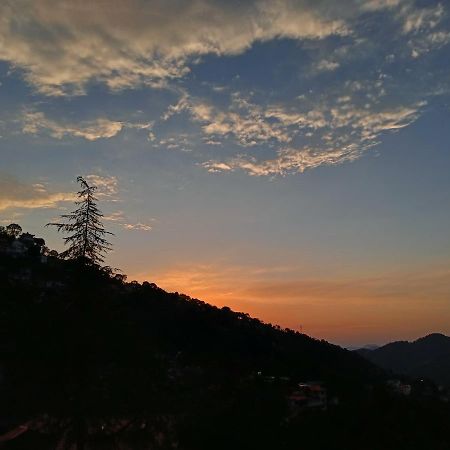 Sunrise View Homestay Kasauli Exterior foto